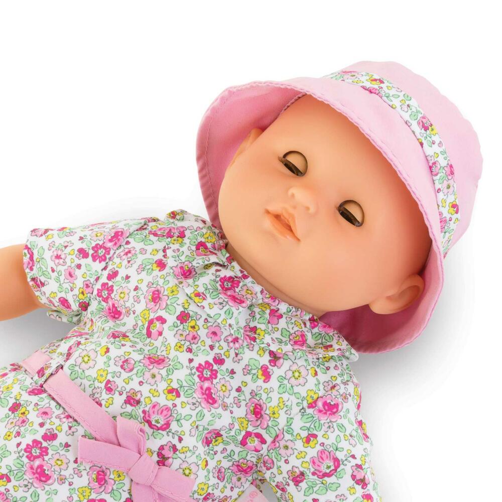 Die Schlafaugen der Puppe schließen sich, wenn sie hingelegt wird.