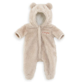 Der Corolle Kuschelanzug Teddy ist aus weichem Plüsch mit süsen Details gestaltet.