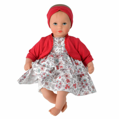 Die Puppe Fleur trägt ein sommerliches Outfit.