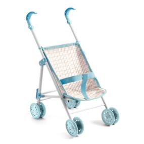 Der Puppenbuggy hat eine hellblau und ocker karierte Sitzfläche mit hellblauem Saum und Gurt. Auch die Griffe und Räder sind blau.