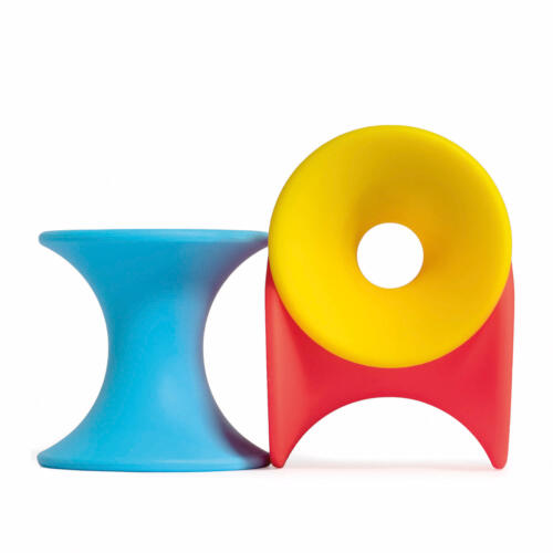 Das Bild zeigt die Tulu Bausteine in rot, blau und gelb.