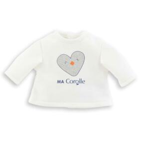 Das weiße Shirt hat eine Herz-Applikation und ist mit dem Schriftzug Ma Corolle verziert.