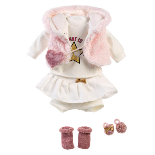 Das Puppenoutfit Cool enthält von niedlichen Haargummis bis zu feinen Söckchen ein komplettes Set mit T-Shirt, Fellweste, Rock, Unterhose und Umhängetasche.