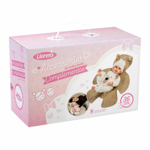 Die Geschenkverpackung des Puppenoverall und der Bärendecke ist hübsch illustriert und enthält Informationen, welchen Puppen die Kleidung passt.