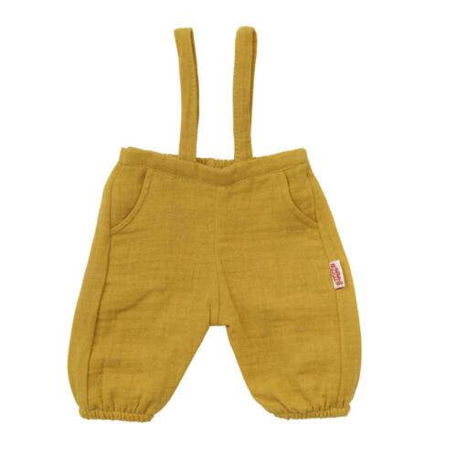 Das Detailfoto zeigt die gelbe Latzhose aus weichem Musselinstoff.
