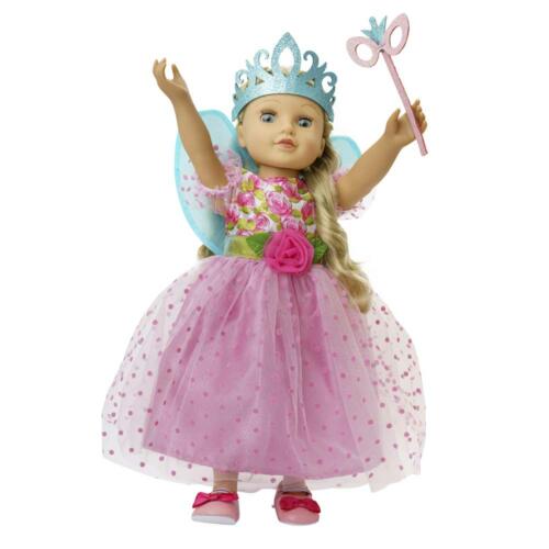 Eine Puppe hat das glitzernde Puppenkleid mit Krone und Augenmaske angezogen.